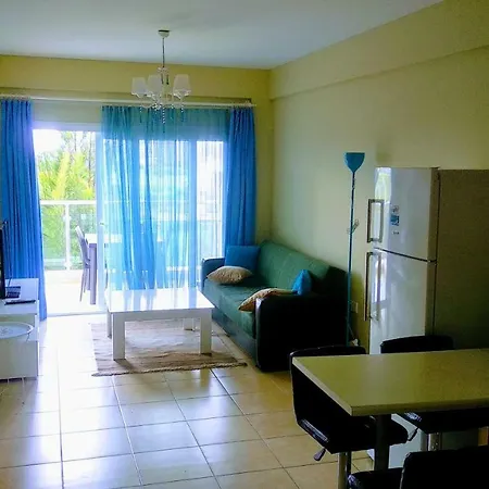 Long Beach Vacation * Famagusta (Northern Cyprus)
